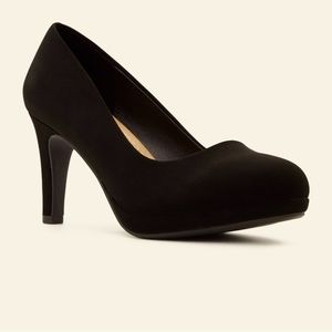 City classified comfort suede heels